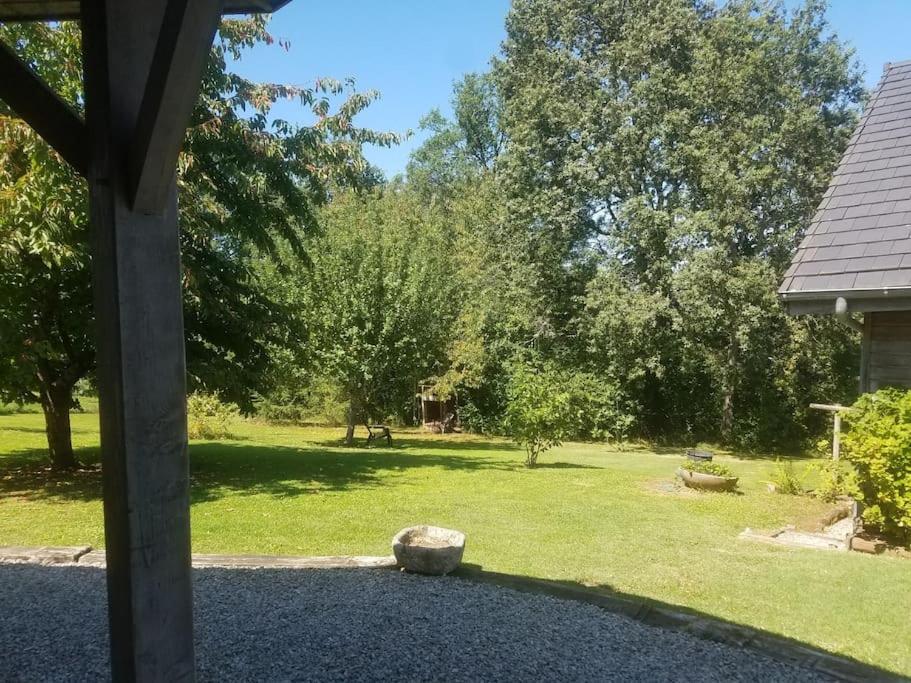La Tuillère : maison en bois avec vue et piscine Saint-Aulaire Extérieur photo
