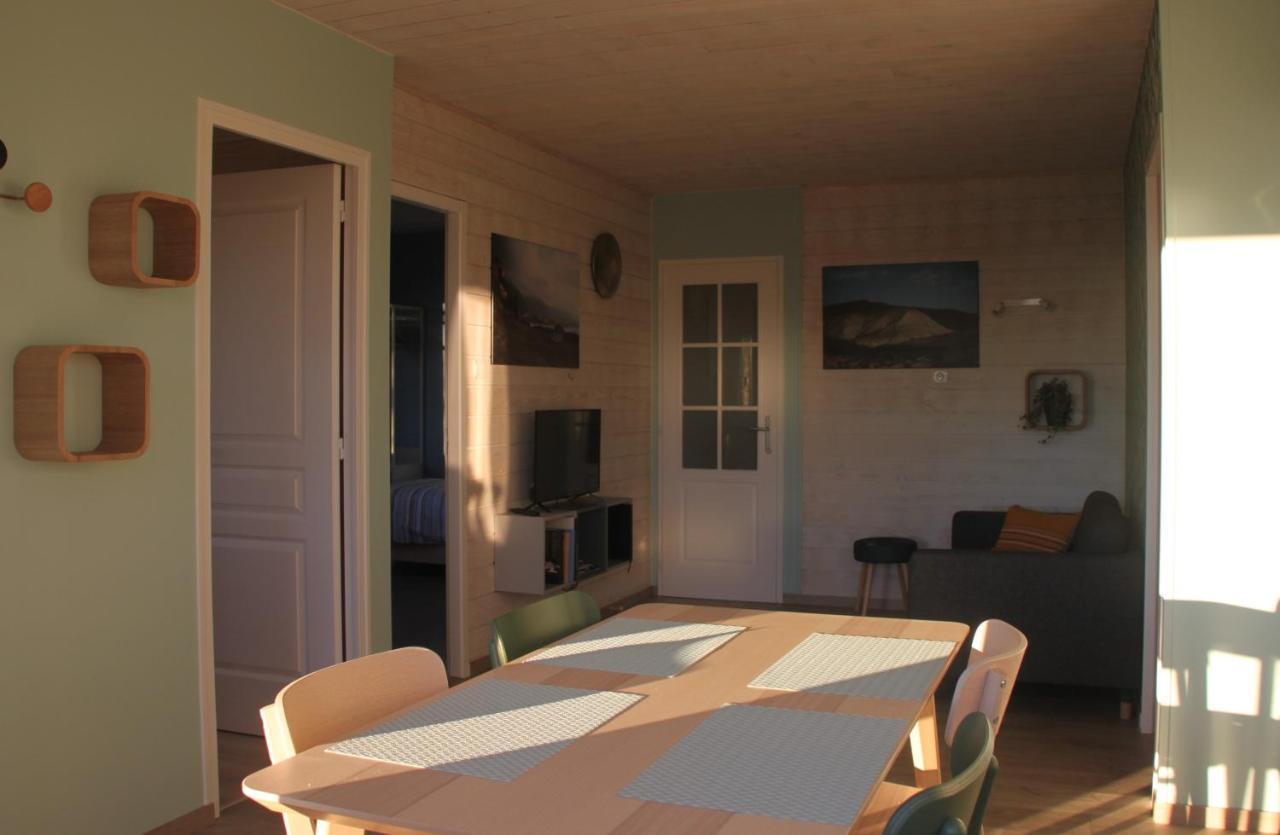 La Tuillère : maison en bois avec vue et piscine Saint-Aulaire Extérieur photo