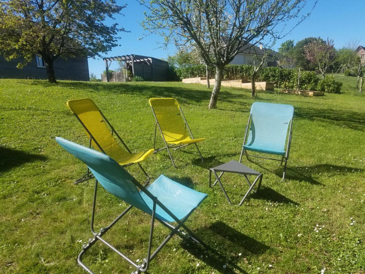 La Tuillère : maison en bois avec vue et piscine Saint-Aulaire Extérieur photo