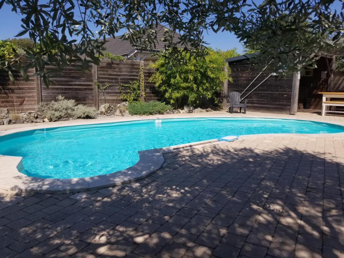 La Tuillère : maison en bois avec vue et piscine Saint-Aulaire Extérieur photo