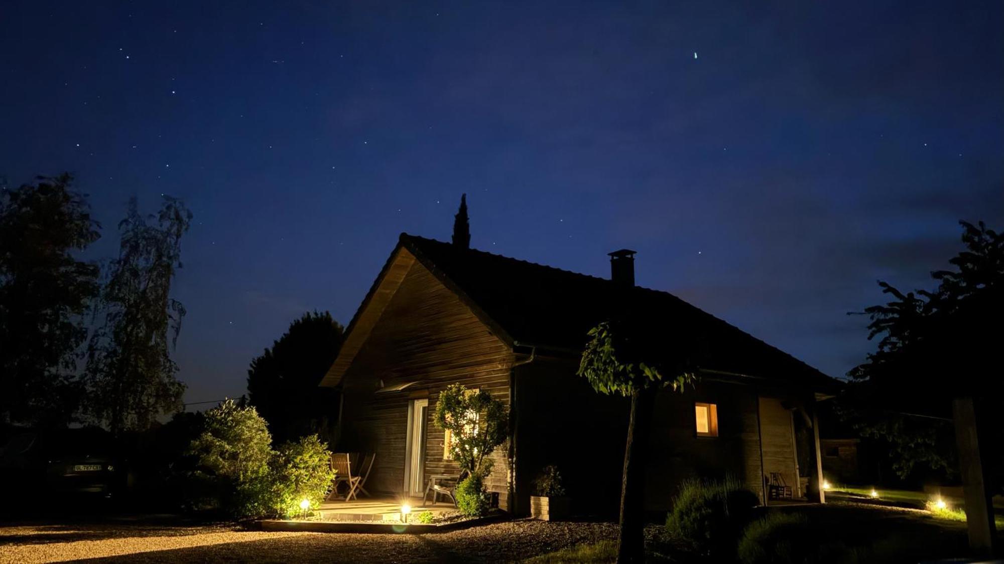 La Tuillère : maison en bois avec vue et piscine Saint-Aulaire Extérieur photo
